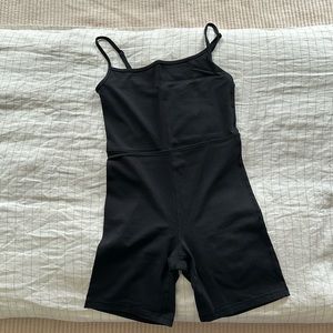 Aritzia Wilfred 7” Divinity Romper, size small